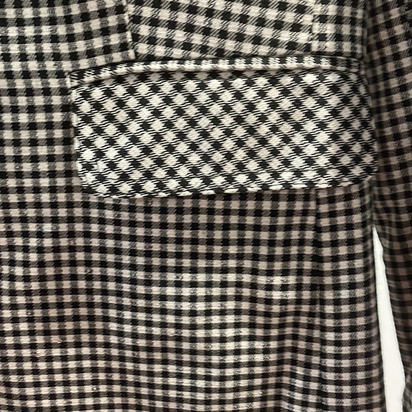 Tahari blazer - Picture 2 of 8